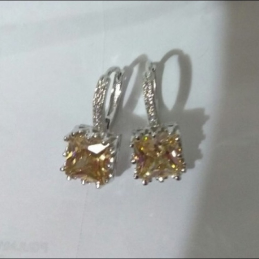 18k Gold Champagne Cubic Zirconia Cubes - Picture 6 of 6